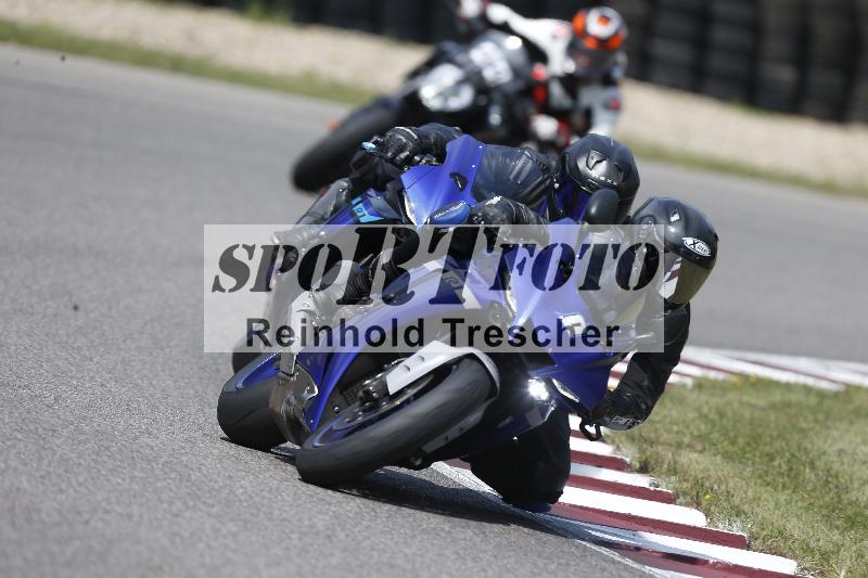 /Archiv-2025/49 26.08.2025 Cornu Master School ADR/blau-bleu/0-5